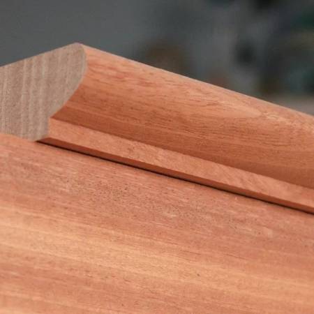 Create a stunning edge profile on tabletops and other wooden furniture with this Classical Bead router bit