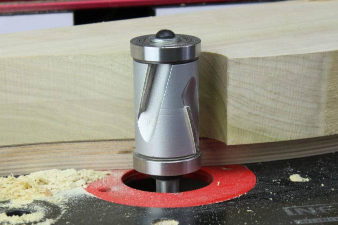 These large-diameter flush trim router bits use compression spiral cutting geometry to produce clean cuts in thick stock, figured hardwood or delicate veneers